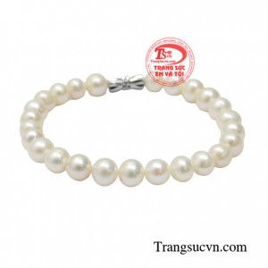 Chuỗi tay ngọc trai đài các chuẩn độ bóng và sáng đặc trưng