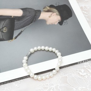 Trang sức tinh tế cho phái đẹp mà còn là tặng phẩm mang đến niềm hạnh phúc, tốt lành, may mắn