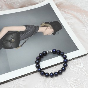 Chuỗi tay ngọc trai hoàng gia là một phần quà tặng quý giá từ đại dương