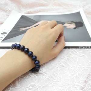 Viên ngọc trai sáng bóng, ánh màu luôn là phụ kiện thời trang