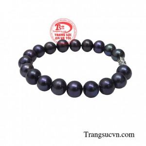 Màu sắc đen cao cấp còn đại diện cho sự may mắn bền lâu cùng với sự trường tồn của nhan sắc