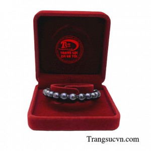 Chuỗi tay ngọc trai huyền bí tượng trưng cho sự trung thủy, son sắt một lòng