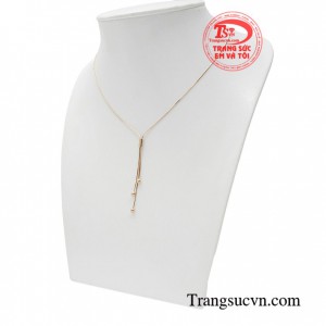 Trang sức không thể thiếu đối với chị em phụ nữ đặc biệt là dây chuyền giúp phái đẹp trông quyến rũ hơn