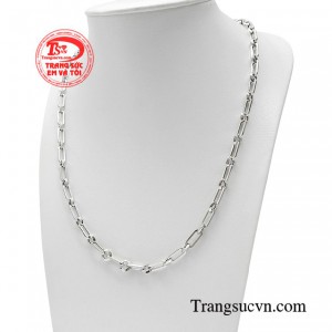 Sự đầu tư chỉn chu, tinh tế tới từng chi tiết sẽ toát lên được uy quyền và đẳng cấp của người đàn ông.