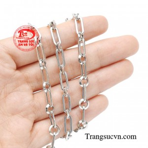 Sở hữu sợi dây chuyền phù hợp không đơn thuần để giúp phái mạnh ghi điểm trong gu thời trang