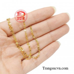 Chiếc dây chuyền xứng đáng được các chị em trưng diện vào bất cứ dịp nào trong năm.