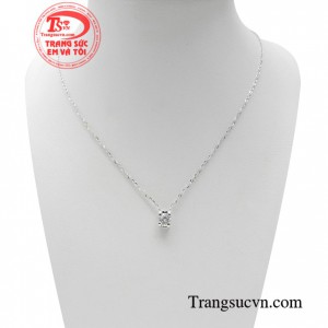 Dây chuyền thanh lịch tinh tế hiện đang là xu hướng trang sức được rất nhiều khách hàng ưa chuộng