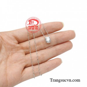 Dây chuyền thanh lịch tinh tế hiện đang là xu hướng trang sức được rất nhiều khách hàng ưa chuộng
