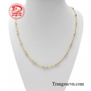 Dây chuyền thời trang nhập khẩu là món phụ kiện tuy nhỏ nhưng lại là mảnh ghép quan trọng cho phong cách của bạn.