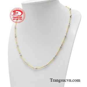 Sản phẩm phù hợp cho những cô nàng yêu thích phong cách sang trọng và quý phái.