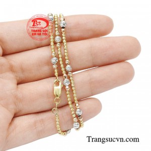 Với món trang sức này chắc chắn phong cách của bạn sẽ được nâng lên một tầm cao mới.