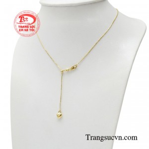 Dễ dàng kết hợp với nhiều kiểu trang phục tạo nên nhiều phong cách đa dạng. 