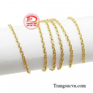 Một phụ nữ xinh đẹp và tự tin luôn biết mình cần gì để thu hút sự chú ý, khẳng định vị thể của mình.