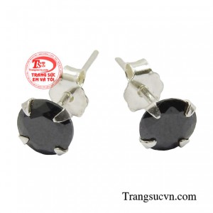 Một món trang sức tuy nhỏ nhưng lại góp phần rất lớn cho diện mạo đầy tự tin và tỏa sáng.