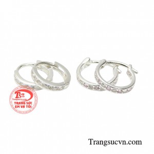 Hoa tai bạc trẻ em sản phẩm được thiết kế xinh xắn, bền đẹp dành cho các em bé