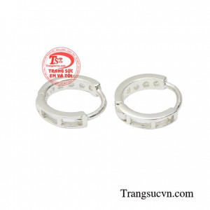 Hoa tai bạc trẻ em