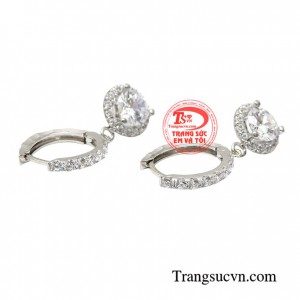 Hoa tai đẹp sang trọng là phụ kiện hoàn hảo dành cho cho các cô nàng dịu dàng