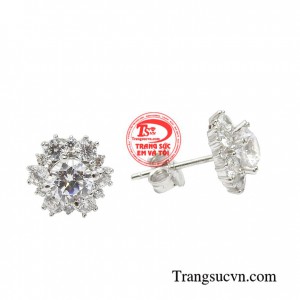 Hoa tai nữ hoàng là lựa chọn hoàn hảo dành cho các bạn nữ thích vẻ đẹp thanh lịch