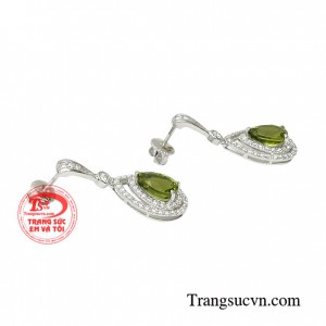 Hoa tai vàng tây bọc đá quý peridot, thiết kế tinh tế sang trọng
