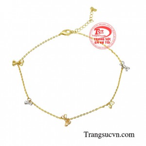 Lắc chân dễ thương là vũ khí bí mật giúp các chị em trở nên duyên dáng và thu hút hơn