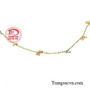 Lắc chân dễ thương