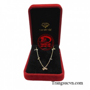 Lắc chân dễ thương là vũ khí bí mật giúp các chị em trở nên duyên dáng và thu hút hơn