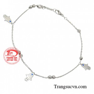 Lắc chân là món quà thể hiện sự trân trọng, nâng niu người con gái của mình