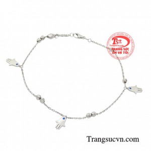 Lắc chân vàng trắng thanh lịch giúp các cô gái thêm phần điệu đà và tự tin hơn