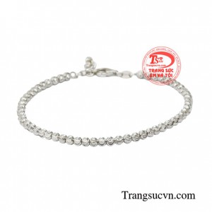 Lắc tay đẹp kiêu sa là sản phẩm đẹp được nhiều bạn nữ yêu thích