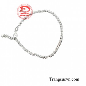 Lắc tay đẹp kiêu sa là sản phẩm đẹp được nhiều bạn nữ yêu thích