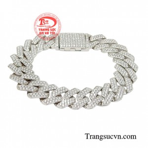 Lắc tay nam đẳng cấp là phụ kiện yêu thích của phái mạnh thể hiện rõ ràng được cá tính riêng của bản thân