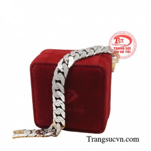 Lắc tay nam thành công với xu hướng mới nhất được thiết kế với các mắt xích tạo điểm nhấn