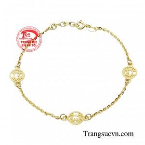 Lắc tay nữ vàng kiểu cách là món phụ kiện quan trọng luôn đi theo mỗi người trong mọi khoảnh khắc của cuộc sống.