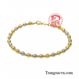 Lắc tay thanh lịch là phụ kiện trang sức được chị em phụ nữ yêu thích bởi sự sang trọng mà tinh tế của sản phẩm