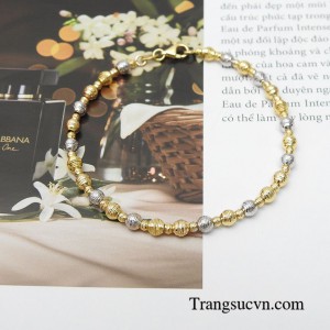 Lắc tay thanh lịch là phụ kiện trang sức thời trang