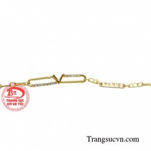 Mỗi buổi hẹn hay một sự kiện quan trọng chỉ cần có món đồ trang sức này thì trông bạn đã thực sự quyến rũ theo phong cách riêng và tâm điểm và thu hút hơn