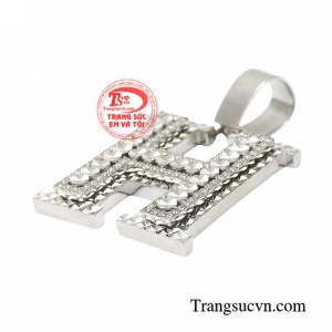 Chiếc mặt dây giúp cho phái mạnh thêm phần tự tin thể hiện cá tính của mình