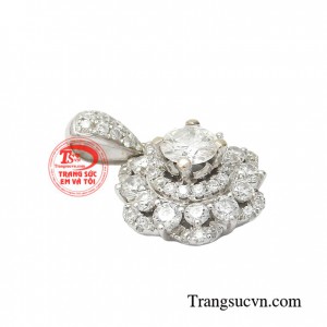 Kim cương sở hữu vẻ đẹp lấp lánh kiêu sa là món đồ trang sức giúp tôn vinh đẳng cấp của người dùng