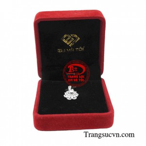 Mặt dây kim cương đẳng cấp là sự lựa chọn hoàn hảo dành cho phái đẹp