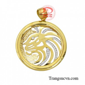 Mặt dây sư tử phong cách mang đến cho quý ông sự lịch lãm và sang trọng