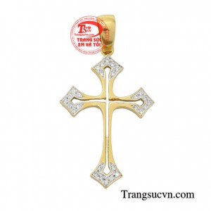 Mặt dây thánh giá sang trọng được thiết kế công nghệ 3D mới, đính đá tạo điểm nhấn cho sản phẩm thêm phần sang trọng