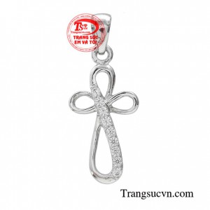 Mặt dây thánh giá an lành với thiết kế và kiểu dáng đổi mới liên tục khiến mặt dây thánh giá vẫn là món trang sức đem lại sự mới lạ trong mắt người dùng