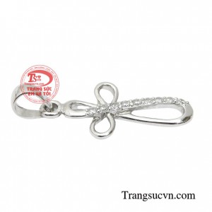 Mặt dây chuyền dễ kết hợp cùng nhiều kiểu dây chuyền vàng