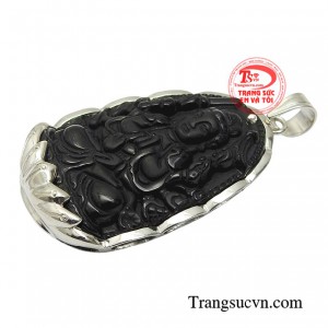 Người tuổi tý được bảo hộ bởi Phật Thiên Thủ Thiên Nhãn.