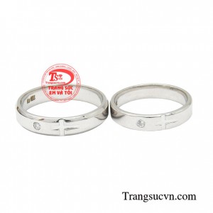 Nhẫn cưới thường đi cùng một cặp thể hiện sự gắn bó và tin tưởng thủy chung dành cho nhau