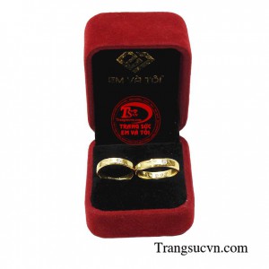 Nhẫn cưới vàng tây thánh giá