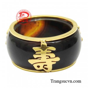 Trong tiếng Hán chữ Thọ có nghĩa là sống lâu, sống vui sống khỏe, sống để hưởng phúc.