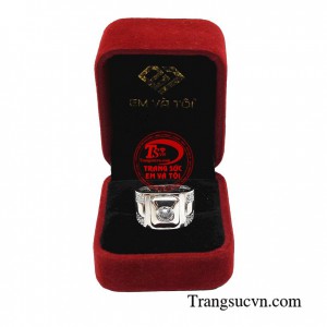 Nhẫn nam vàng trắng hiện đang là mẫu trang sức được rất nhiều phái mạnh ưa chuộng lựa chọn