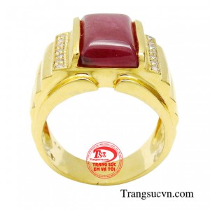 Thứ hai là hình ảnh chàng trai trẻ trung, mang trong mình nguồn năng lượng dồi dào.