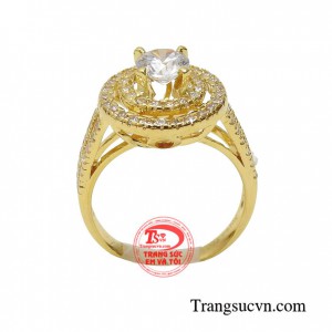 Nhẫn nữ cát tường mang thiết kế sang trọng quý phái là một trong những mẫu sản phẩm được rất nhiều chị em yêu thích